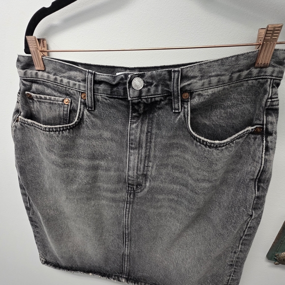 Re/Done Charcoal Denim Skirt - Picture 1 of 4
